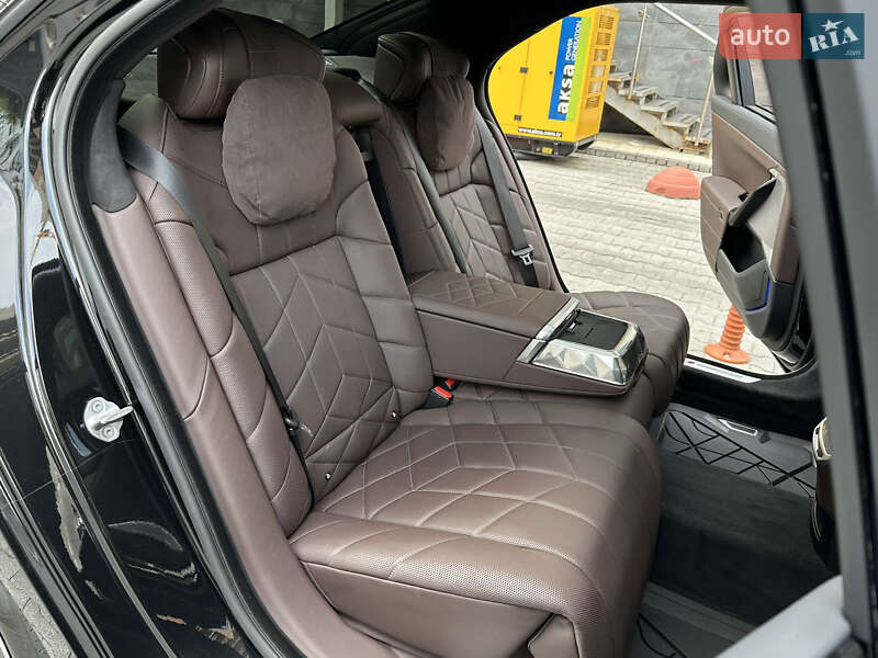 Седан BMW 7 Series 2022 в Киеве