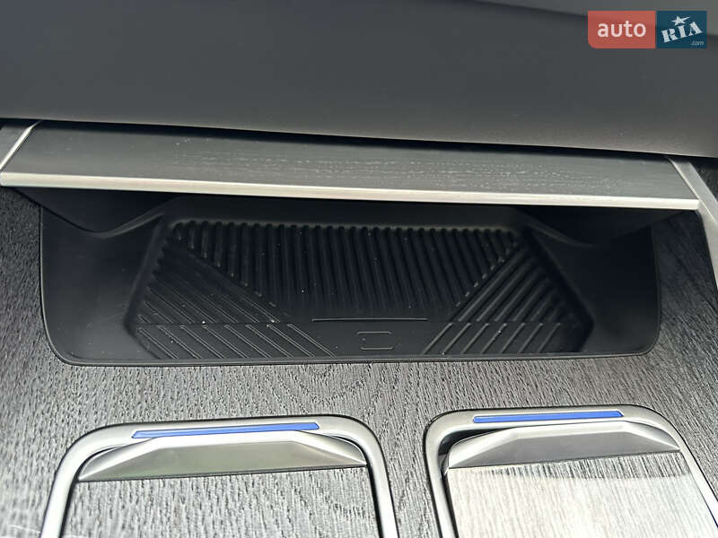 Седан BMW 7 Series 2022 в Киеве