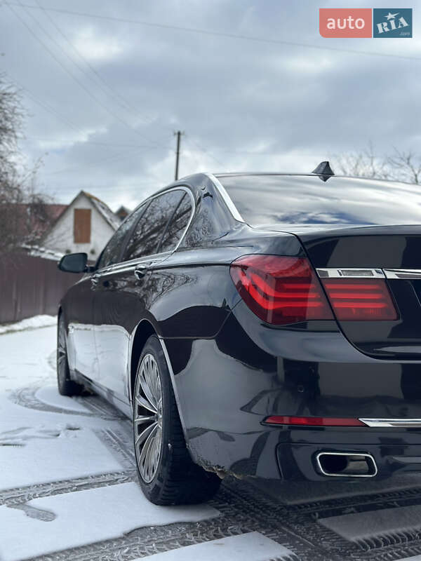 Седан BMW 7 Series 2013 в Владимире