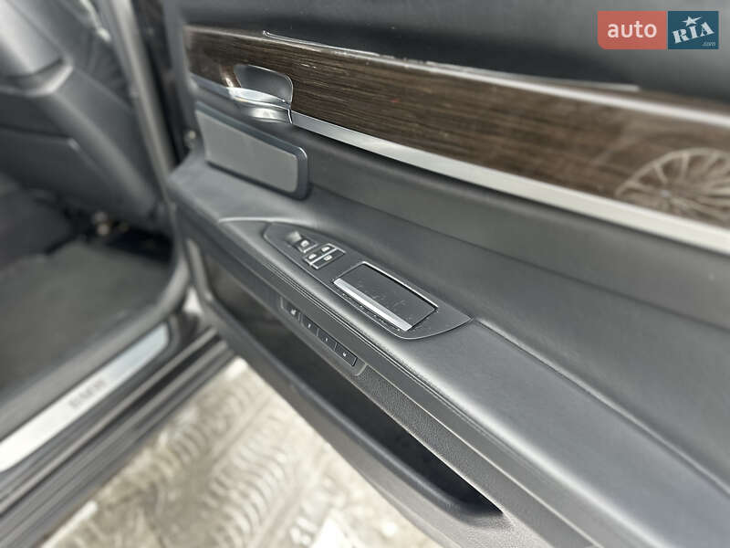 Седан BMW 7 Series 2013 в Владимире