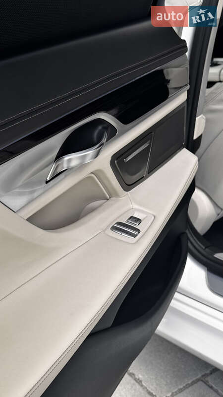 Седан BMW 7 Series 2016 в Львове