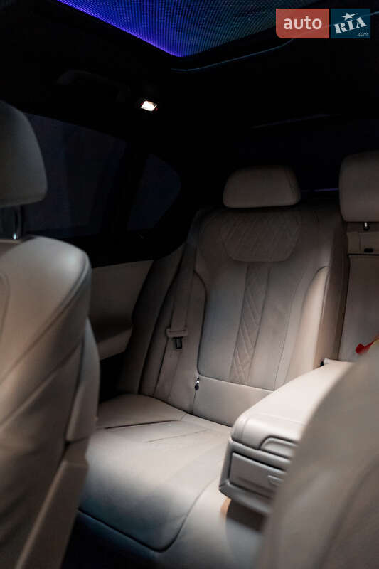 Седан BMW 7 Series 2016 в Львове