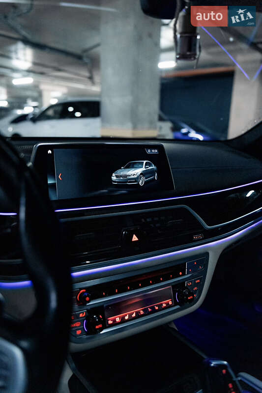 Седан BMW 7 Series 2016 в Львове
