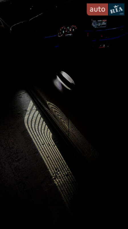 Седан BMW 7 Series 2016 в Львове