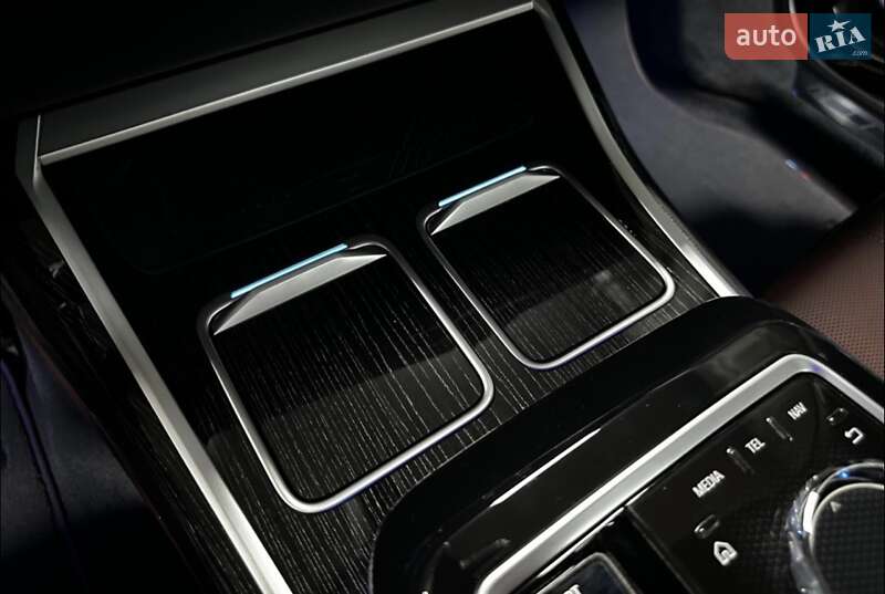 Седан BMW 7 Series 2024 в Киеве