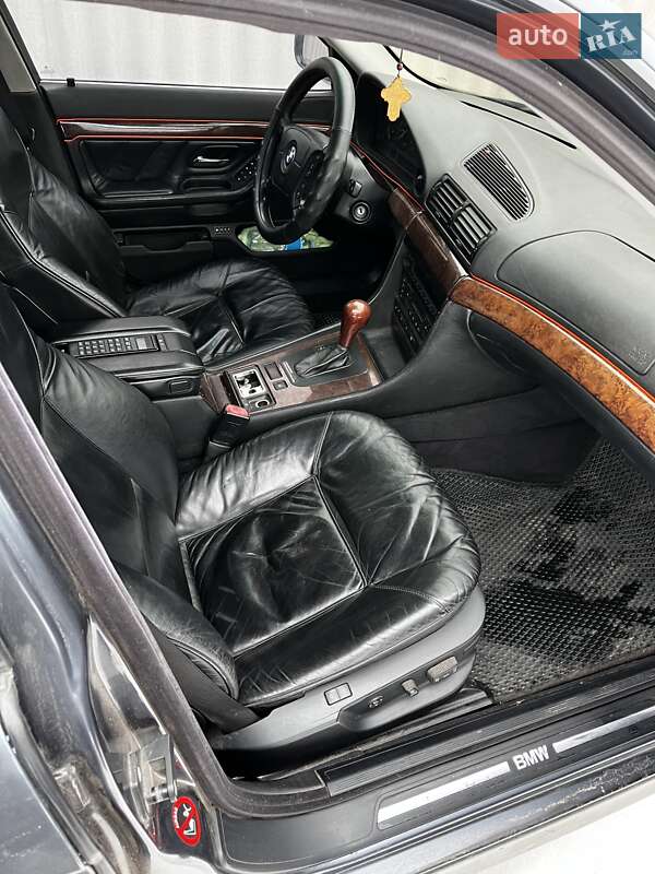 Седан BMW 7 Series 1999 в Прилуках