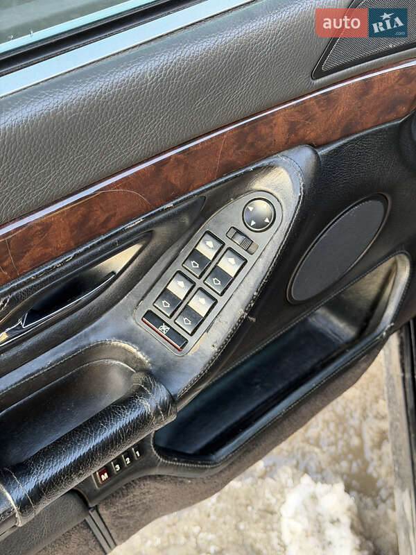 Седан BMW 7 Series 2000 в Луцке