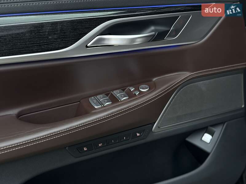 Седан BMW 7 Series 2020 в Мукачево