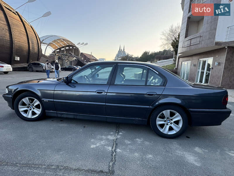 Седан BMW 7 Series 1995 в Одессе