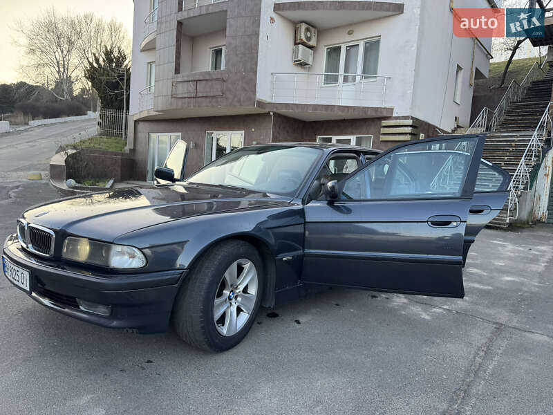 Седан BMW 7 Series 1995 в Одессе