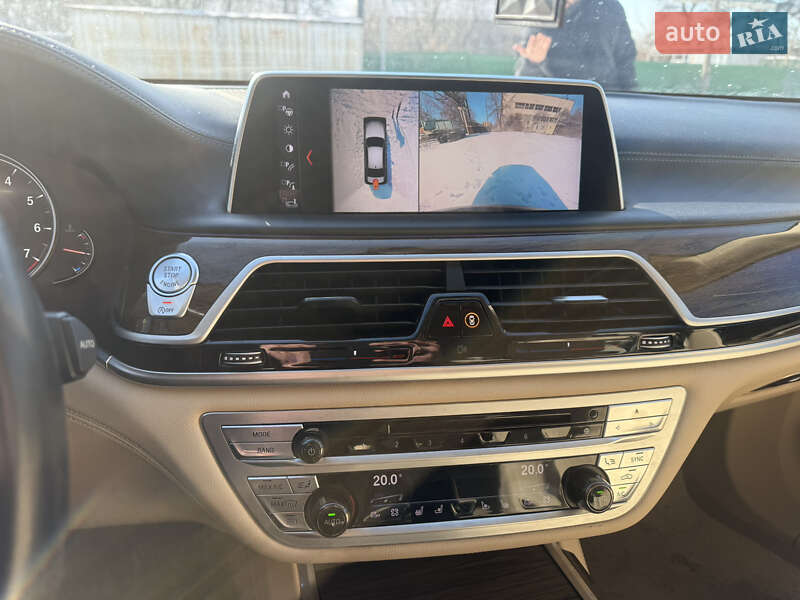 Седан BMW 7 Series 2016 в Киеве