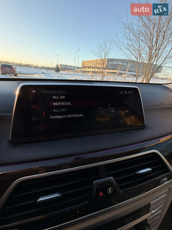Седан BMW 7 Series 2017 в Львове