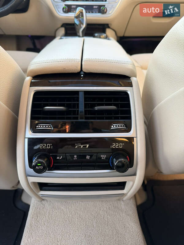 Седан BMW 7 Series 2017 в Львове