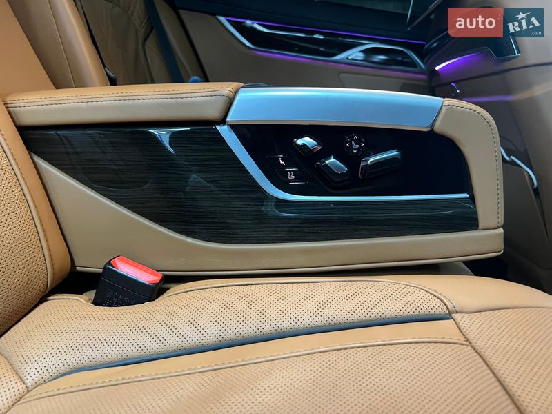 Седан BMW 7 Series 2022 в Черновцах