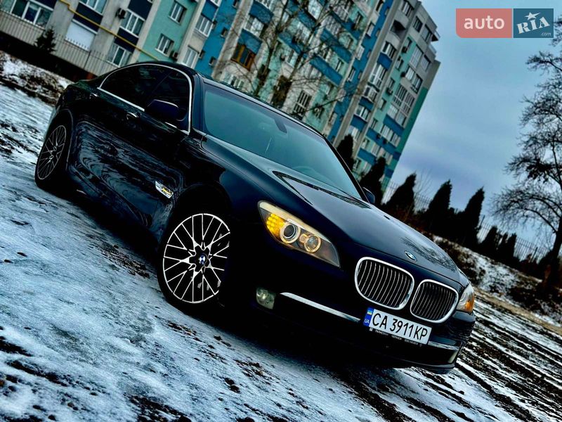 Седан BMW 7 Series 2012 в Смеле