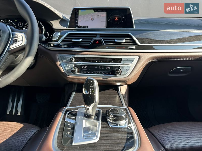 Седан BMW 7 Series 2017 в Львове