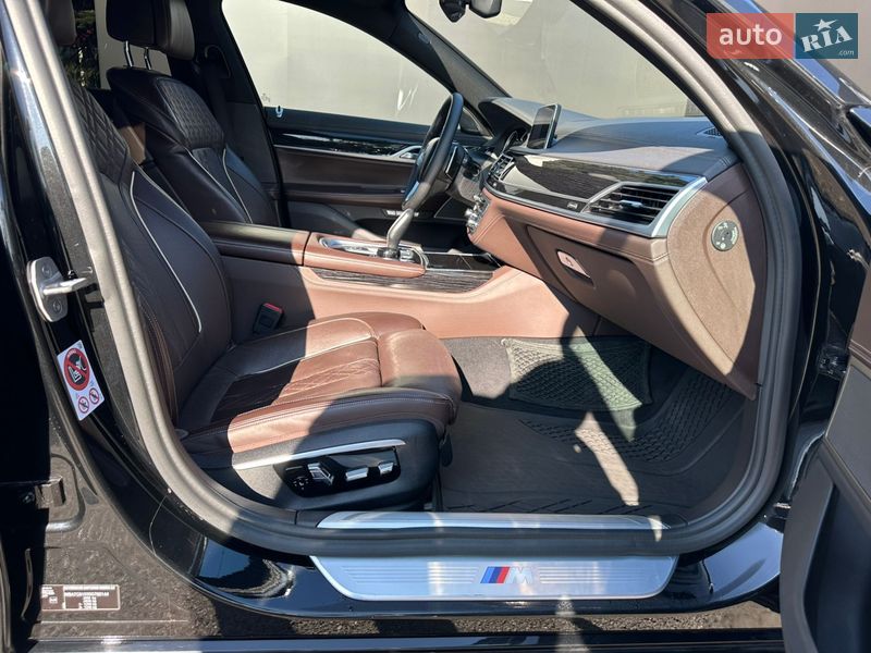 Седан BMW 7 Series 2017 в Львове