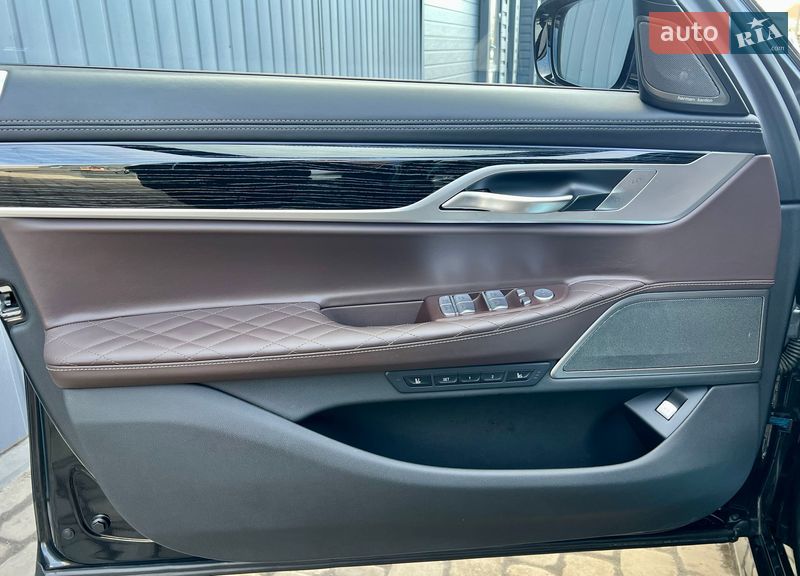 Седан BMW 7 Series 2022 в Киеве