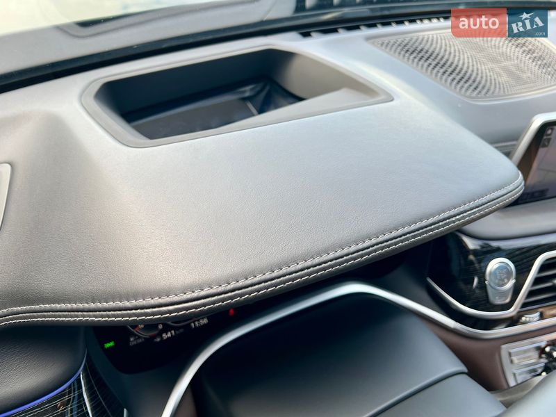 Седан BMW 7 Series 2022 в Киеве