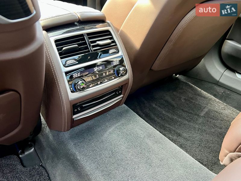 Седан BMW 7 Series 2022 в Киеве