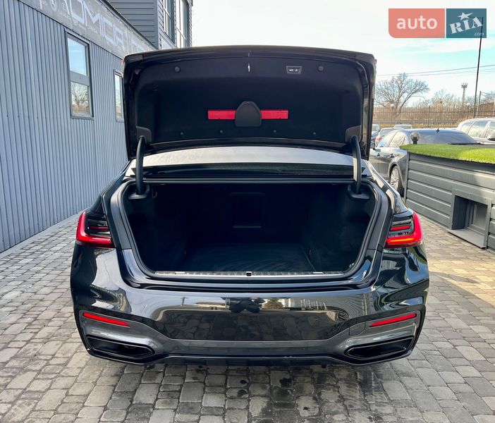 Седан BMW 7 Series 2022 в Киеве