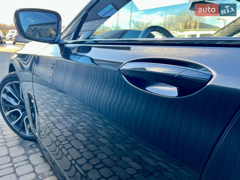 Седан BMW 7 Series 2022 в Киеве