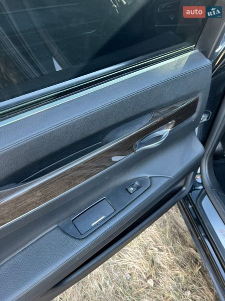 Седан BMW 7 Series 2012 в Львове