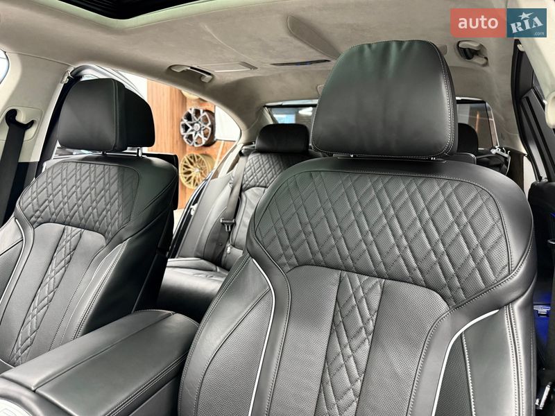 Седан BMW 7 Series 2022 в Киеве