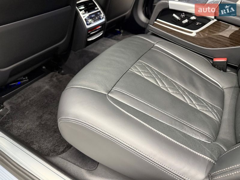 Седан BMW 7 Series 2022 в Киеве