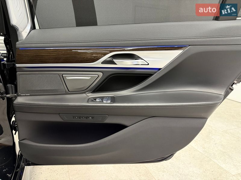Седан BMW 7 Series 2022 в Киеве