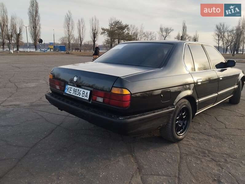 Седан BMW 7 Series 1992 в Каменском