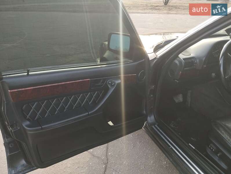 Седан BMW 7 Series 1992 в Каменском