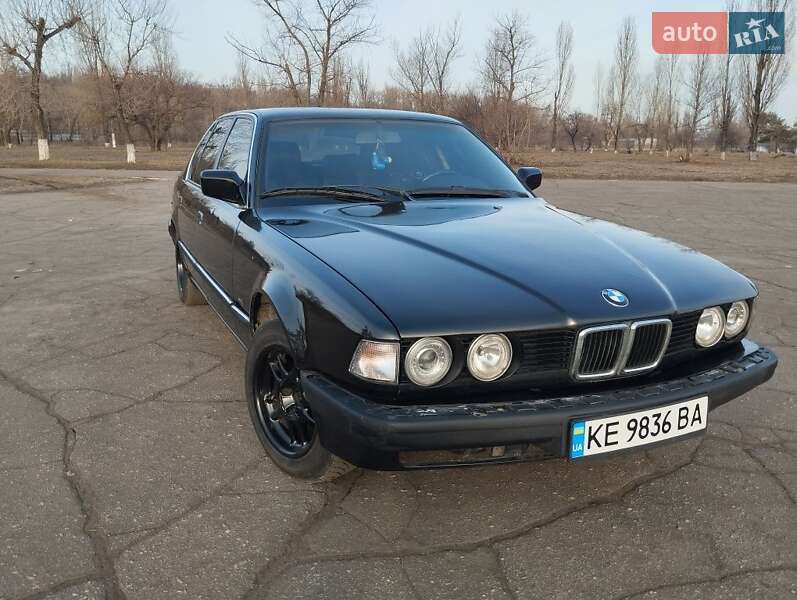 Седан BMW 7 Series 1992 в Каменском