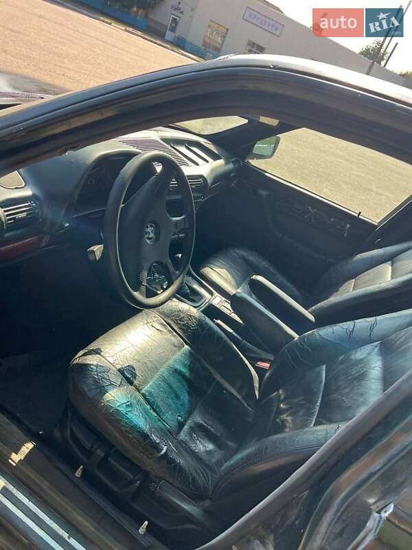 Седан BMW 7 Series 1988 в Чернігові