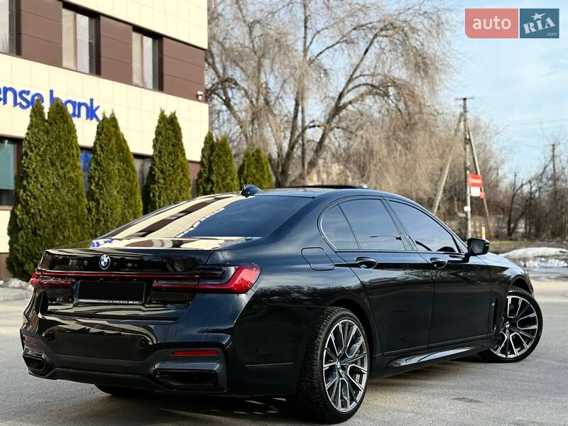 Седан BMW 7 Series 2022 в Дніпрі