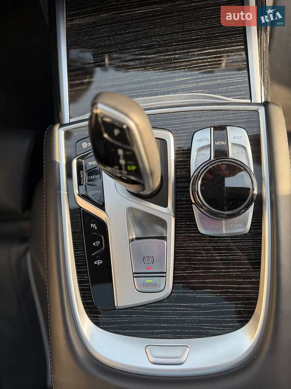 Седан BMW 7 Series 2022 в Дніпрі