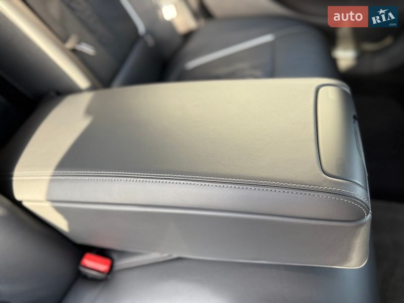 Седан BMW 7 Series 2022 в Дніпрі