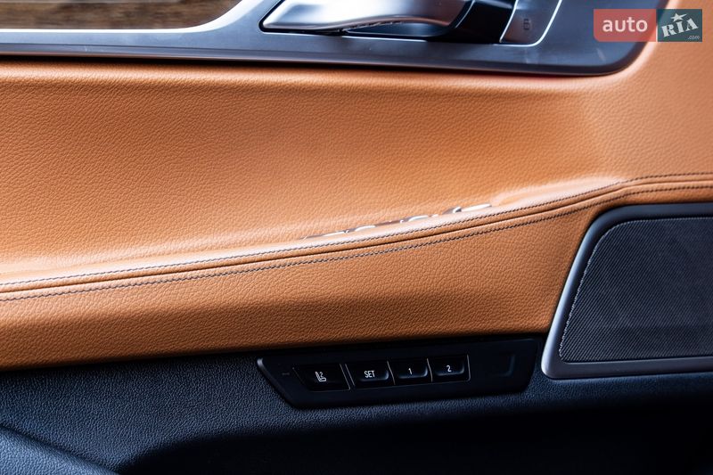 Седан BMW 7 Series 2018 в Львове