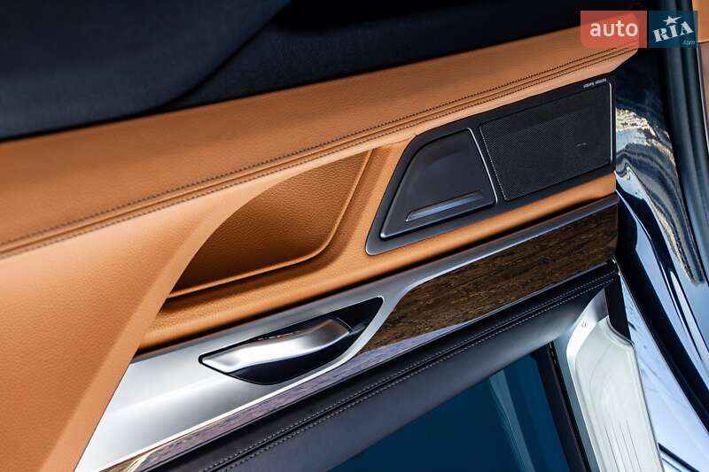 Седан BMW 7 Series 2018 в Львове