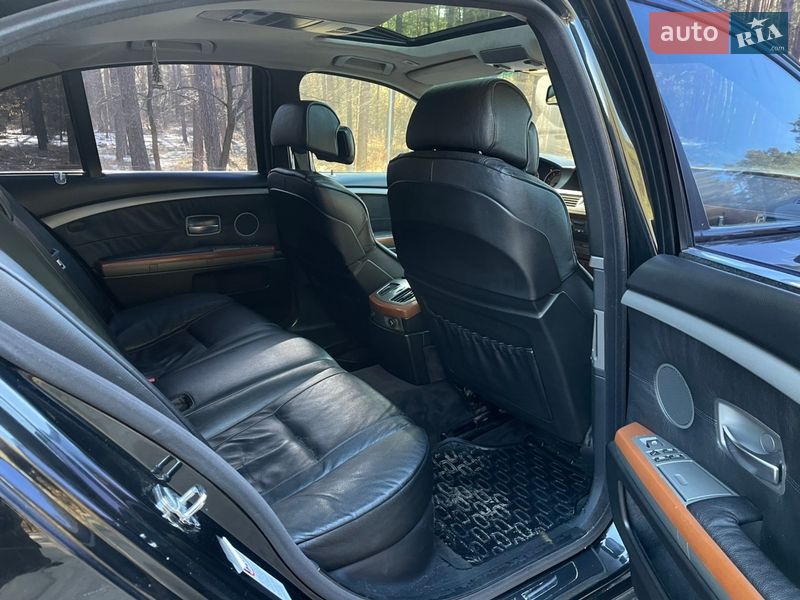 Седан BMW 7 Series 2004 в Вышгороде