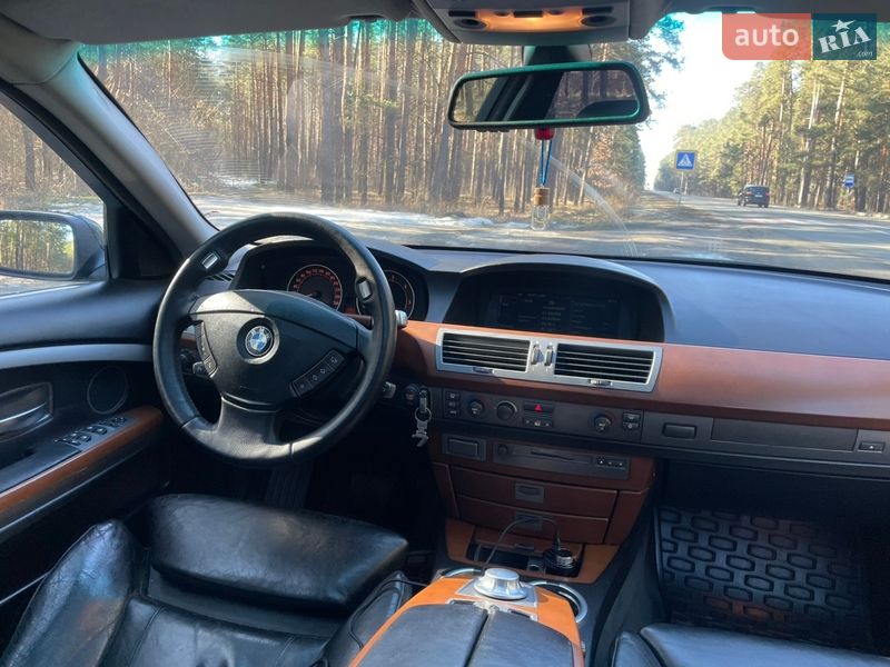 Седан BMW 7 Series 2004 в Вышгороде