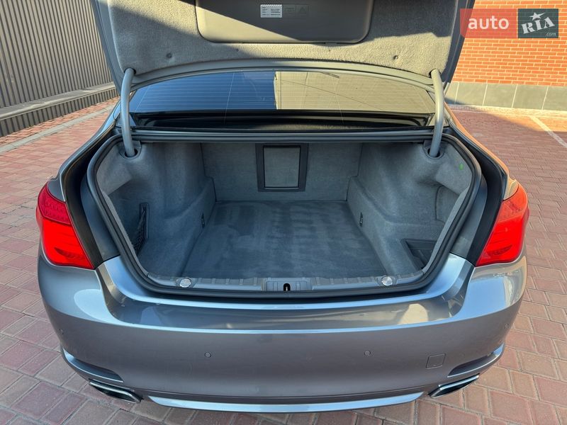 Седан BMW 7 Series 2009 в Одессе