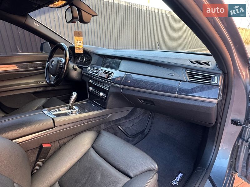 Седан BMW 7 Series 2009 в Одессе