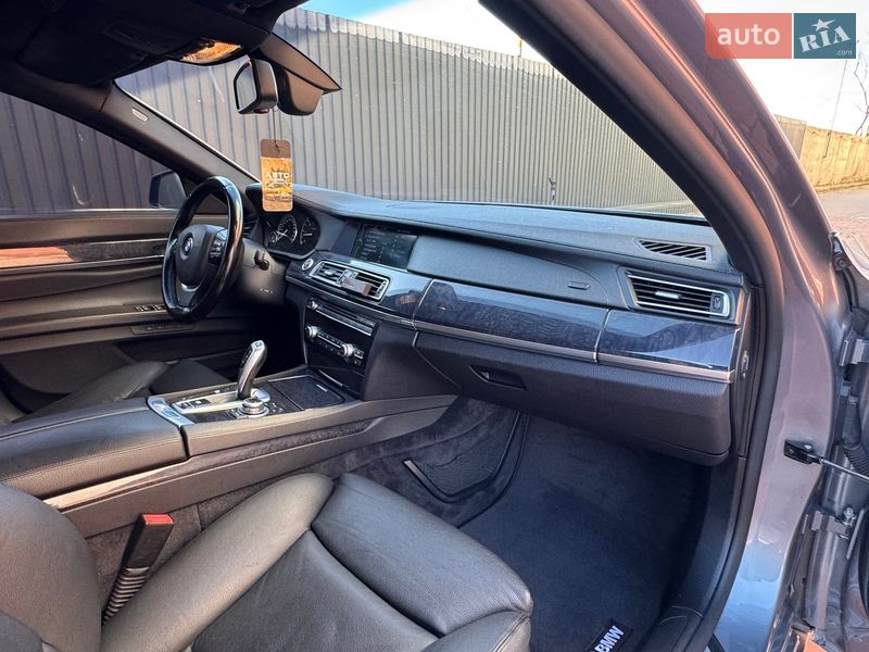 Седан BMW 7 Series 2009 в Одессе