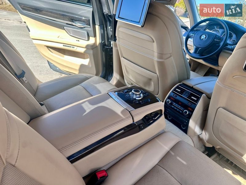Седан BMW 7 Series 2014 в Киеве