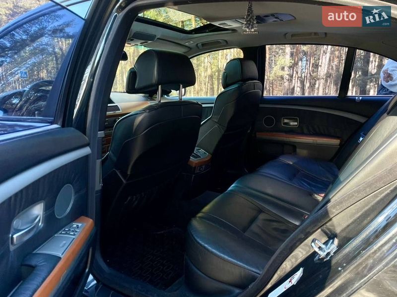 Седан BMW 7 Series 2004 в Гайсине