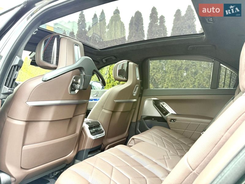 Седан BMW 7 Series 2023 в Киеве фото 31 Седан BMW 7 Series 2023 в Киеве