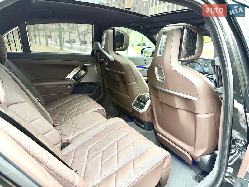 Седан BMW 7 Series 2023 в Киеве фото 33 Седан BMW 7 Series 2023 в Киеве