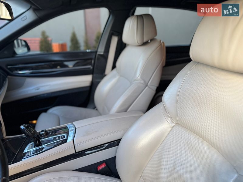 Седан BMW 7 Series 2011 в Хмельницком