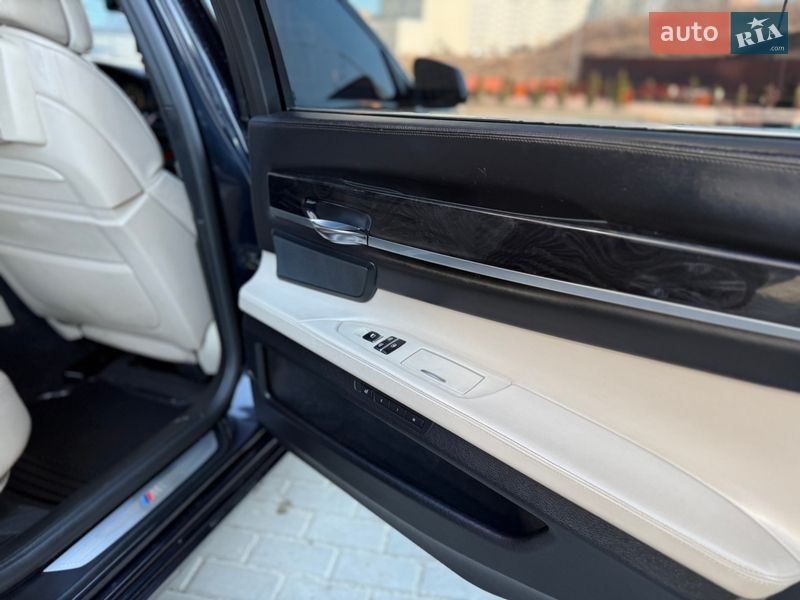 Седан BMW 7 Series 2011 в Хмельницком